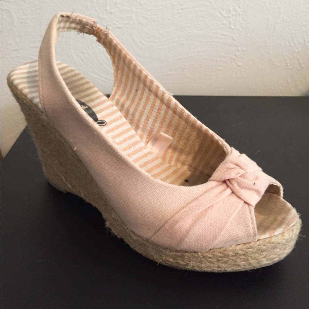 🦋 Rue21 Light Pink Wedges, Sz 6/7